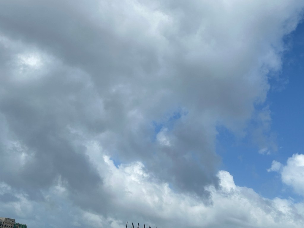 clouds of war&nbsp;?